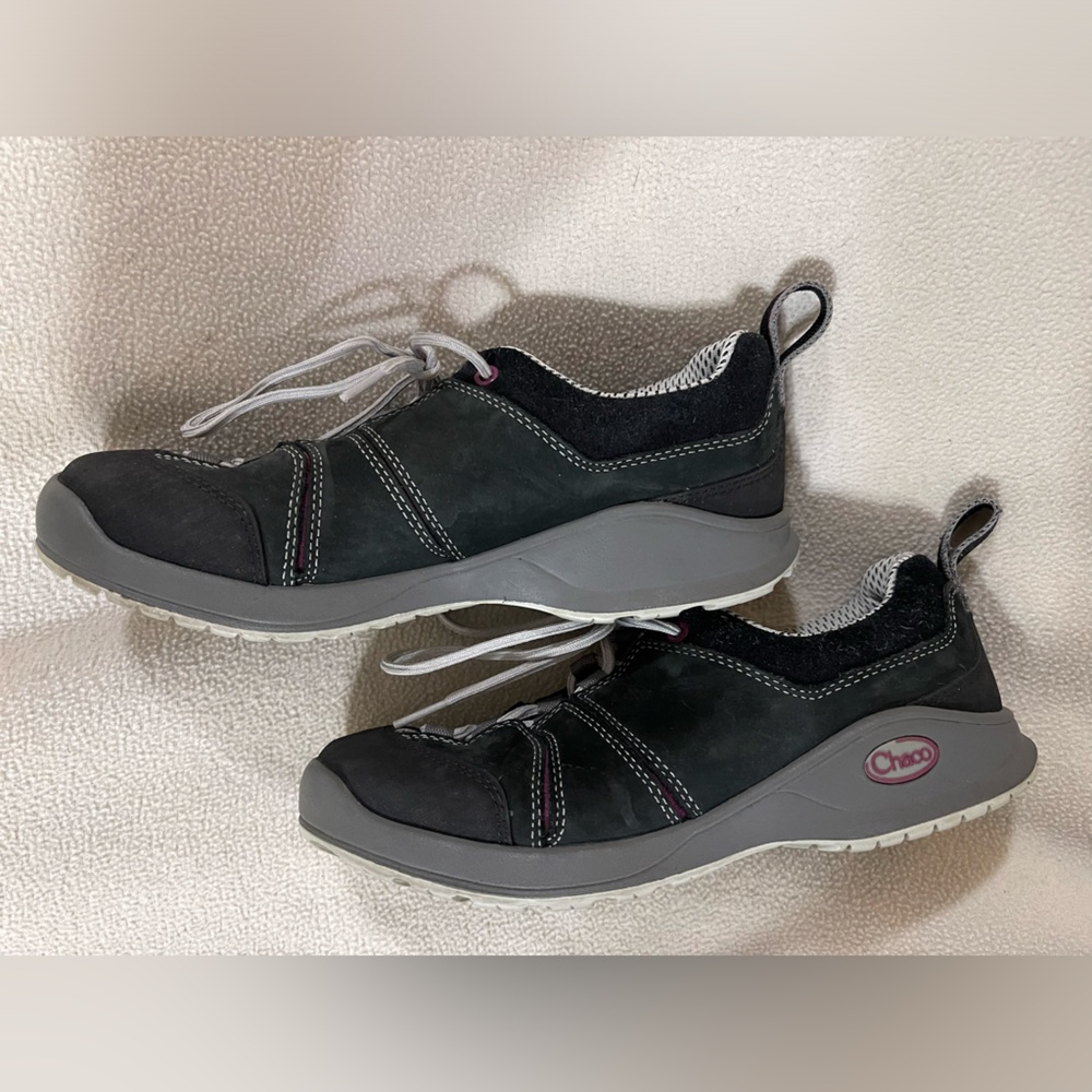 Women’s hiking shoes